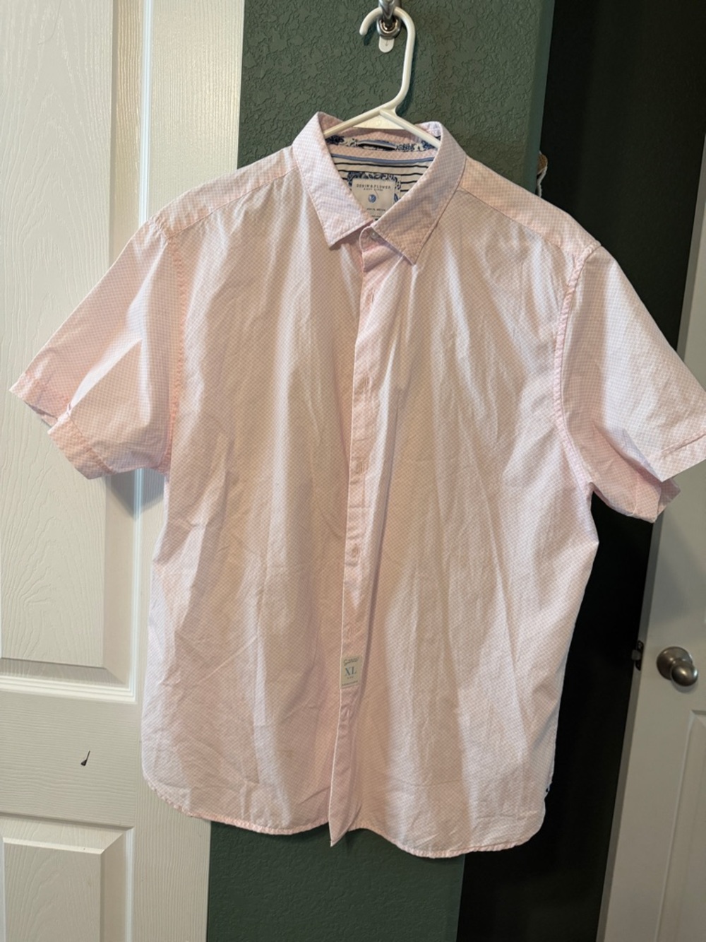 Denim & Flower Light Pink Short-Sleeve Button-Down Shirt
